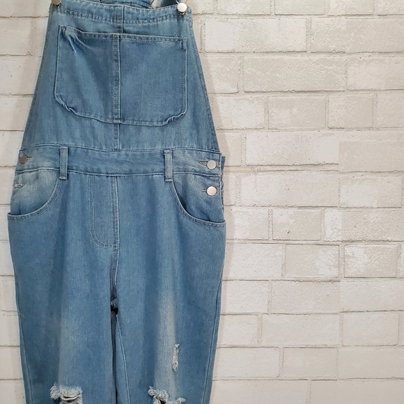 ✔️Distressed jean bib overalls - Picture 13 of 15